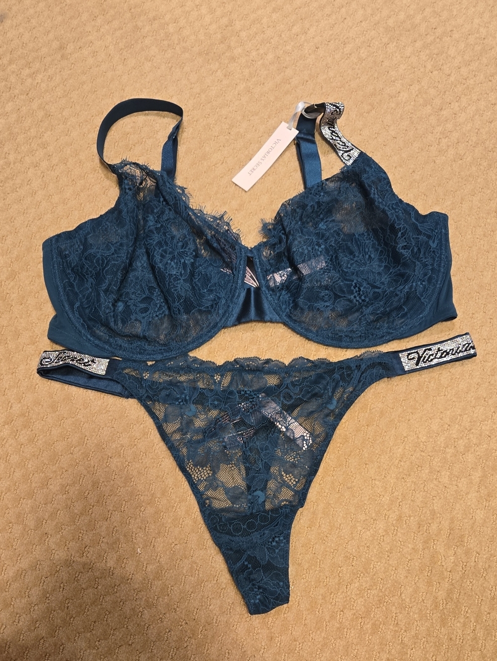 Victoria's Secret Deep Green Lace Underwire Bra & Lace Thong Set 42G XXL
